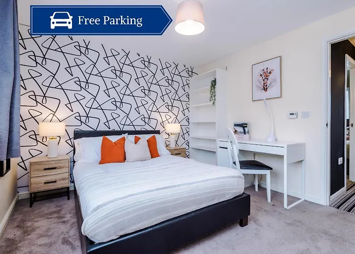 Chic 2 Bed House With Garden & Free Parking